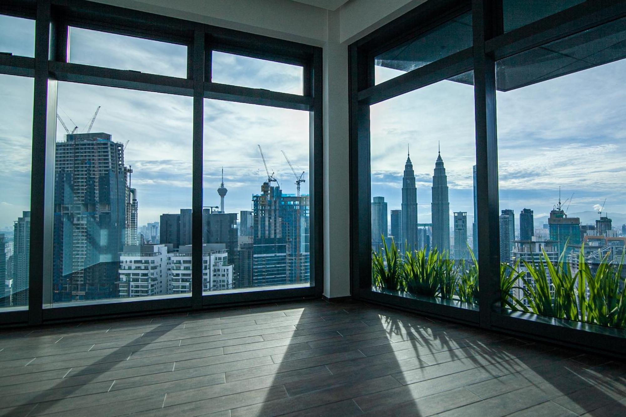 Eaton Residences Klcc By Plush Куала Лумпур Екстериор снимка
